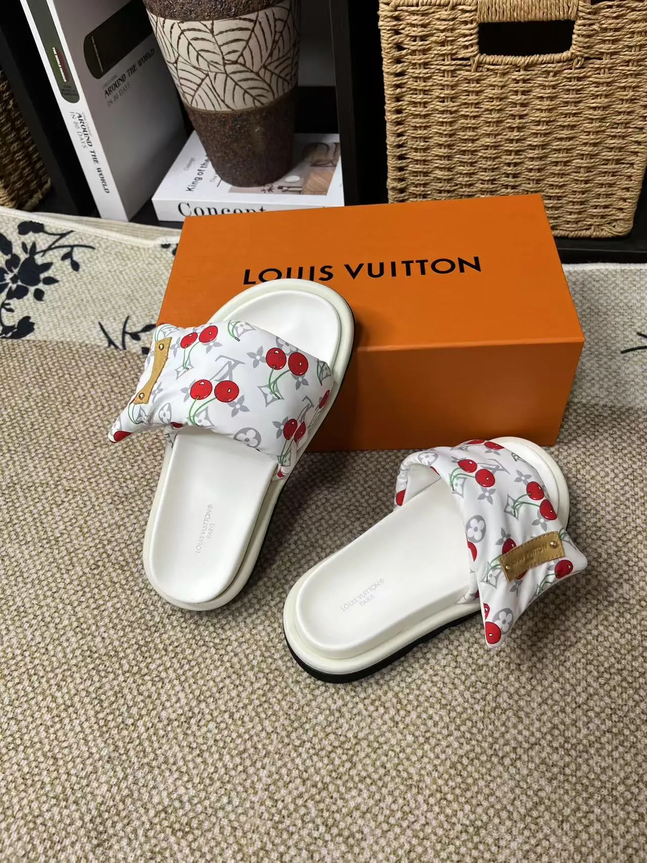 P340 yuan LV Louis Vuitton Full of high-end feel! A popular model among bloggers at home and abroad, it’s retro and fashionable, and looks stunning on your feet! Mainly recommended model on the official website★ ━━━━━ ЅᏇєєt ━━━━━ ▪️Upper: original calfskin ➕5D printing process ▪️Inner: imported mixed sheepskin ▪️Outsole: original molded foam outsole ▪️Size: Female 35-40 Men's 39-44 (women's 41 men's 45)